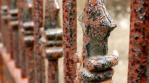 Pulisci, lucida, proteggi: il ciclo completo per dire addio alla ruggine una volta per tutte